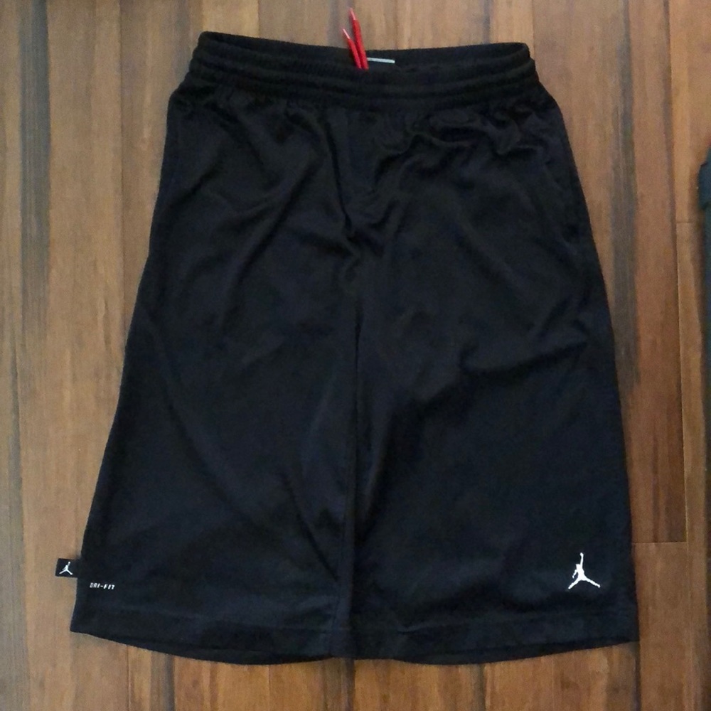 BOYS XL / MENS SMALL AIR JORDAN DRI-FIT BLACK SHORTS
